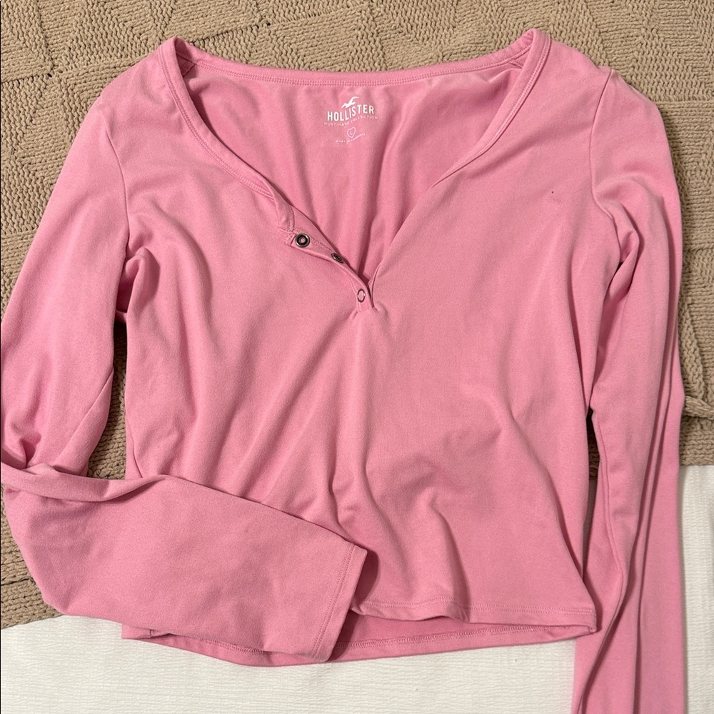 Hollister Women's Blush Pink V-Neck Blouse